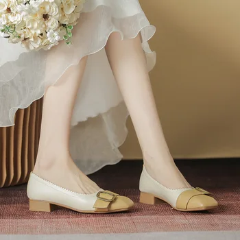 Koreai design, szögletes orr fém csat alacsony sarkú cipő a nő vegyes színű bőr patchwork szivattyúk vastag sarok OL cipő talon femme